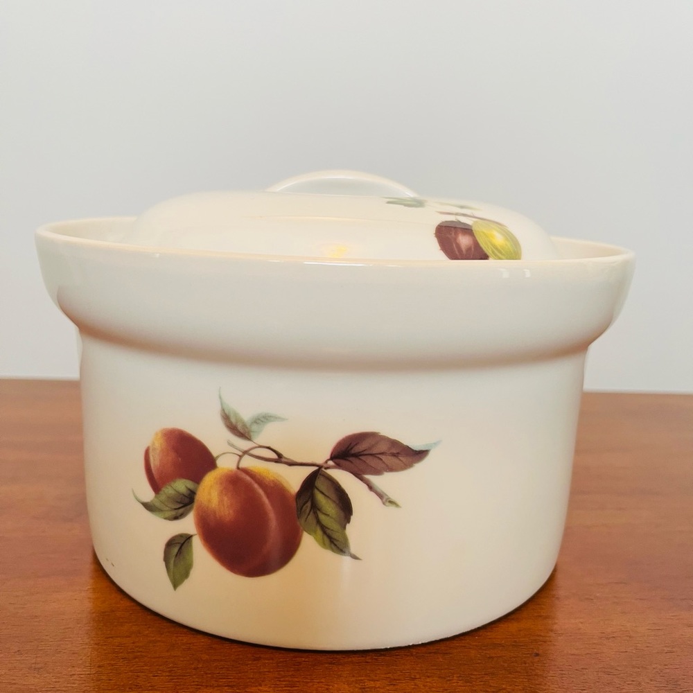 BIA Cordon Bleu covered casserole dish